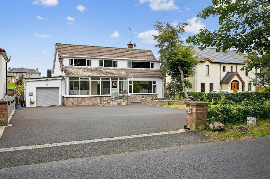 12 Ballyrogan Road