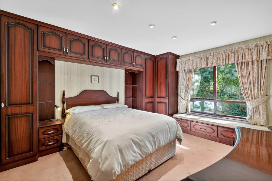 15 Kings Vale