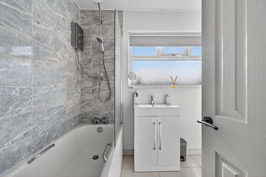 26 Orangefield Gardens