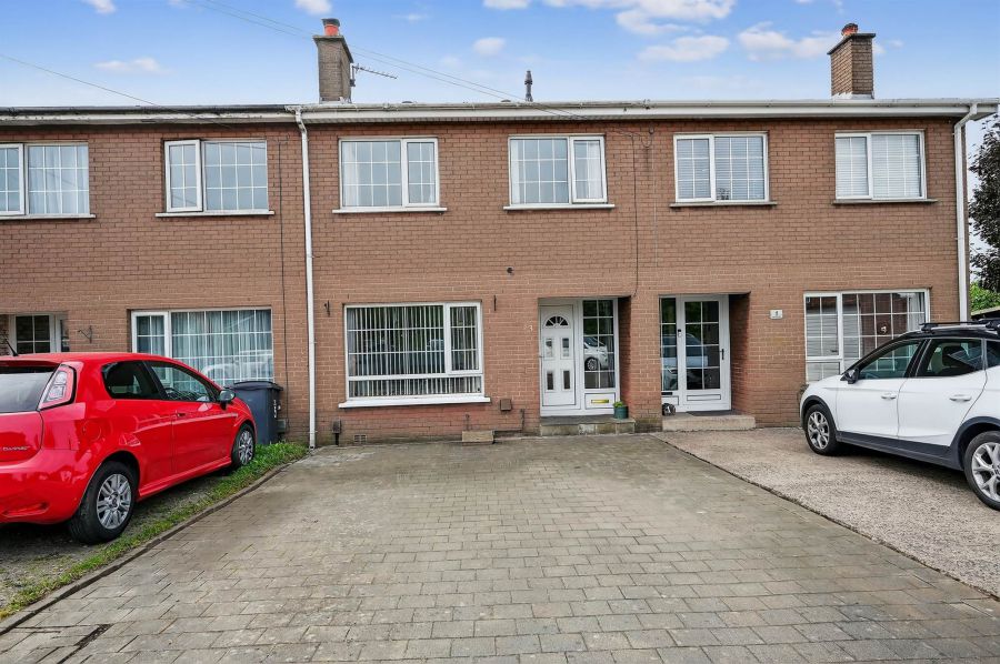 3 Larkfield Manor