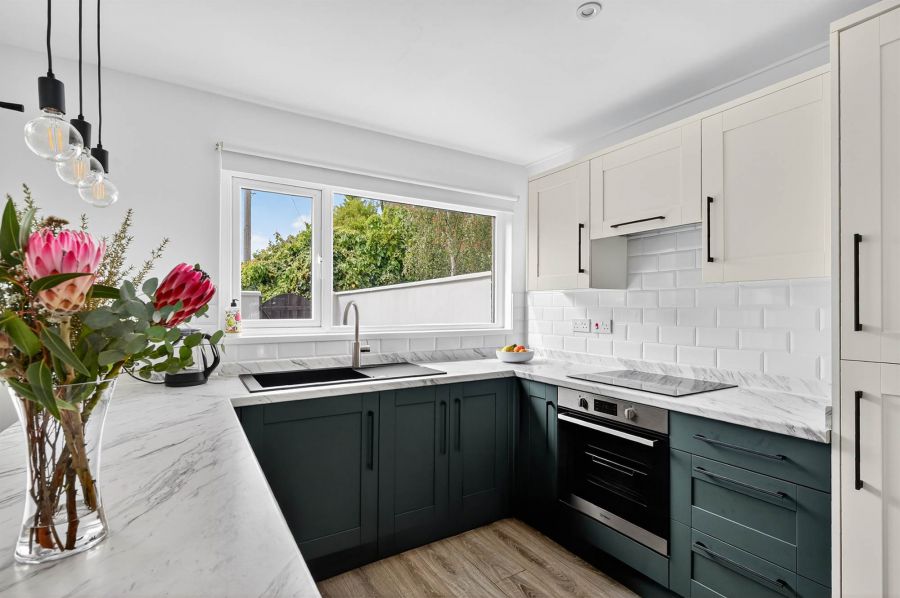 3 Larkfield Manor