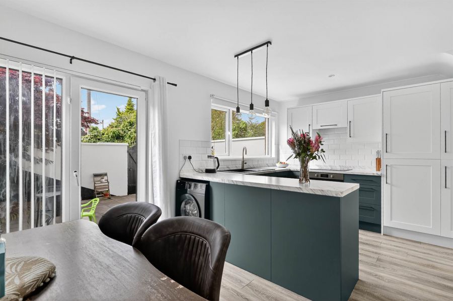 3 Larkfield Manor