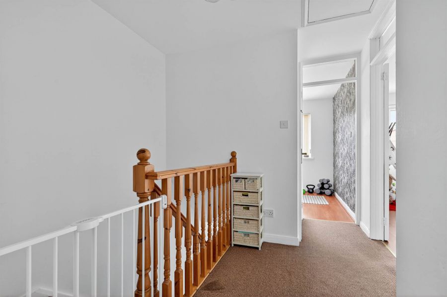 3 Larkfield Manor