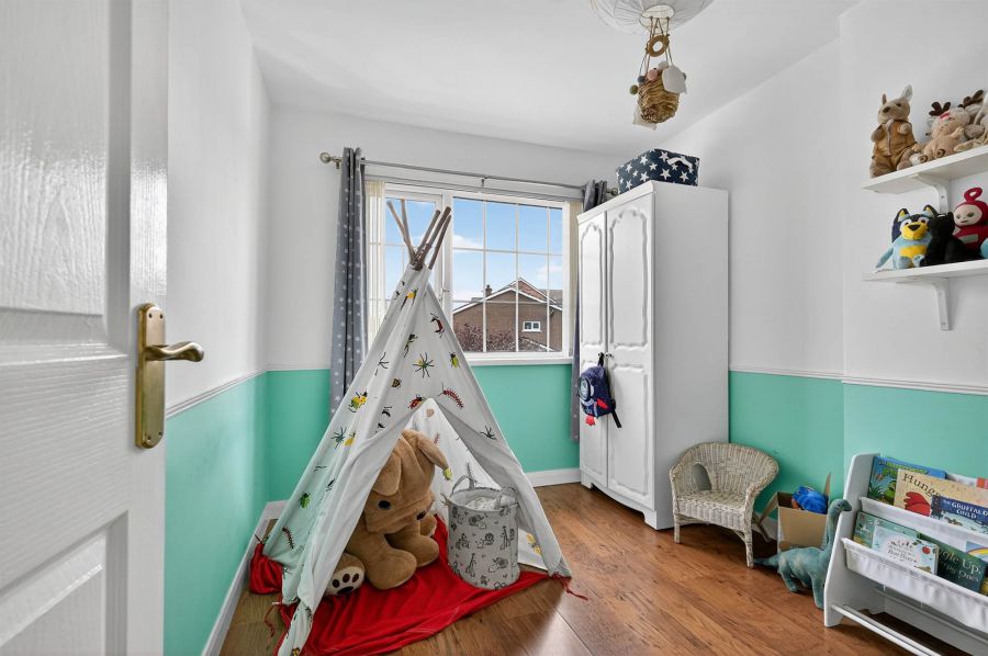 3 Larkfield Manor