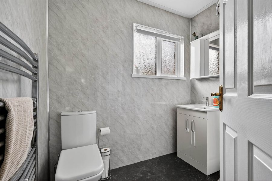 3 Larkfield Manor