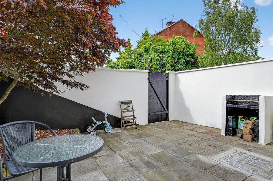 3 Larkfield Manor