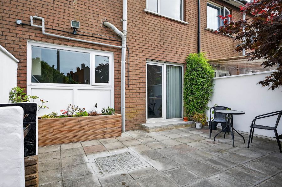 3 Larkfield Manor