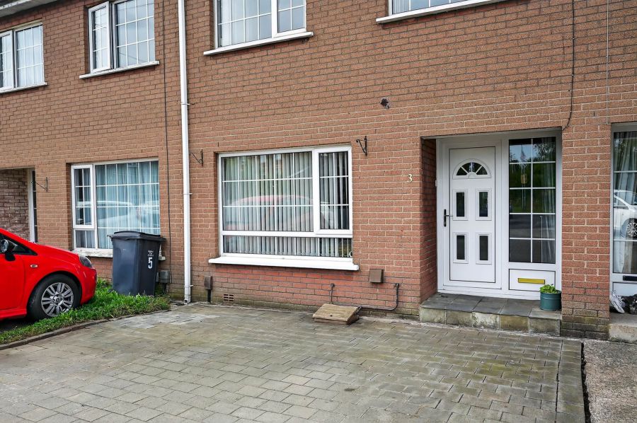 3 Larkfield Manor