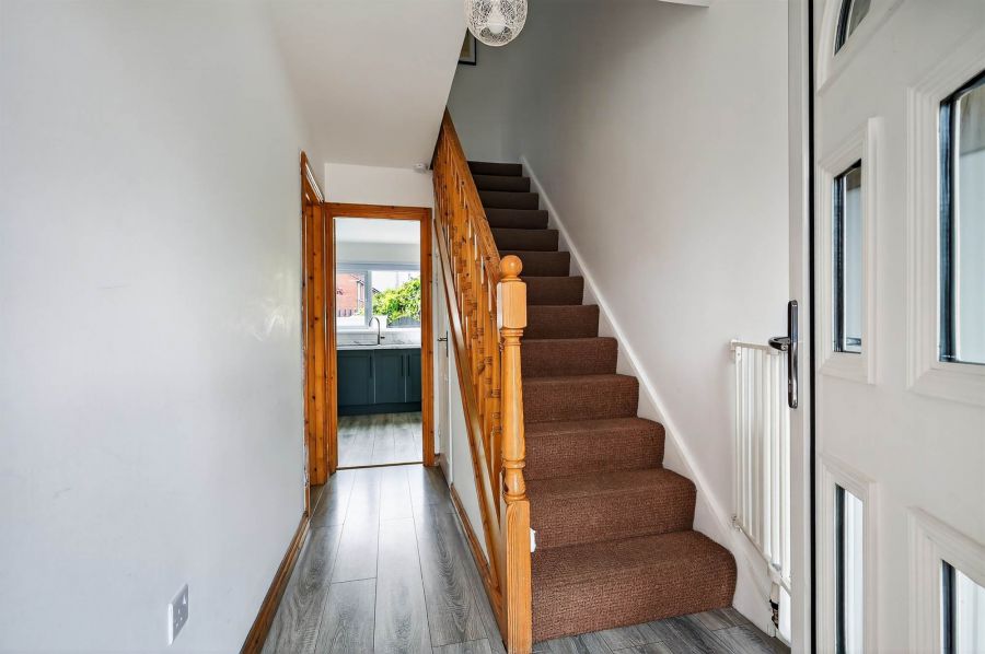 3 Larkfield Manor