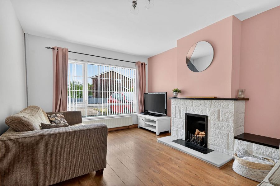 3 Larkfield Manor
