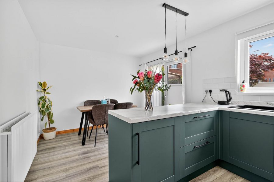 3 Larkfield Manor