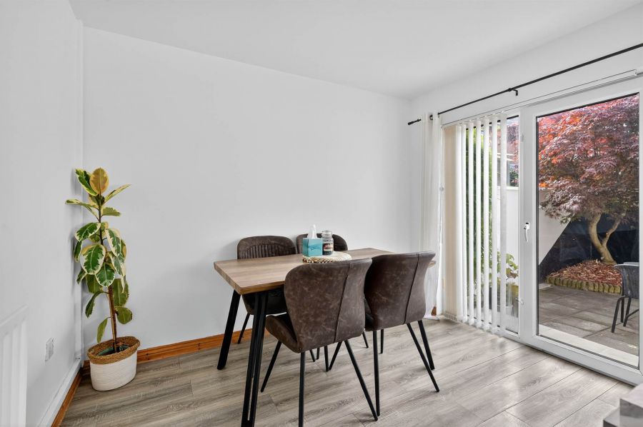 3 Larkfield Manor
