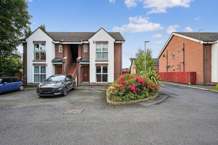 9 Barnetts Chase, Stormont, Belfast, BT5 7BF