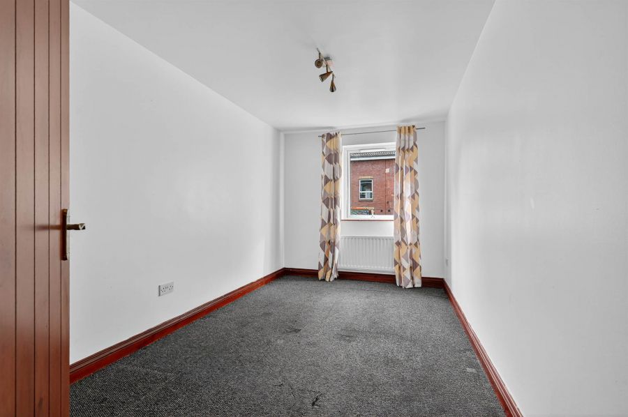 9 Barnetts Chase