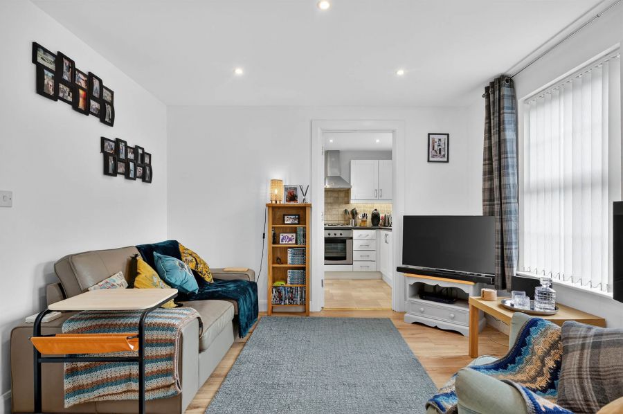 89b Leathem Square