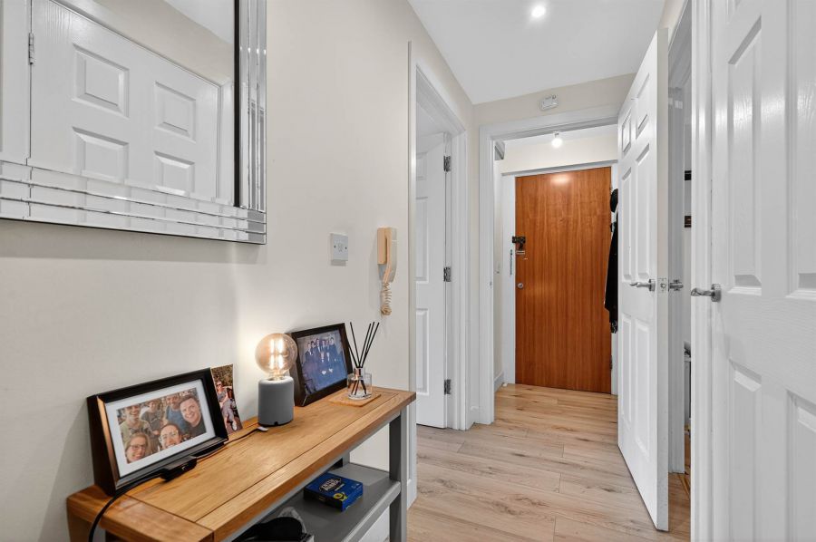 89b Leathem Square