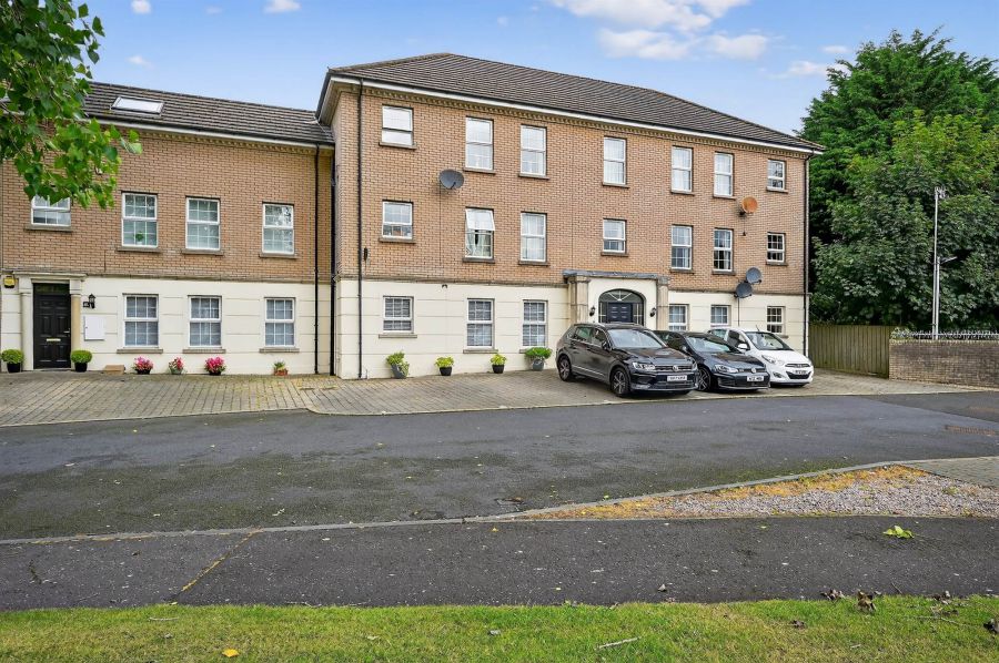 89b Leathem Square
