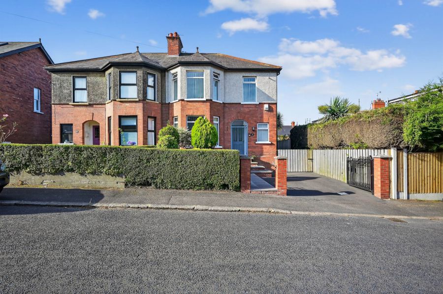 9 Luxor Gardens, Off Martinez Avenue, Belfast, BT5 5NB
