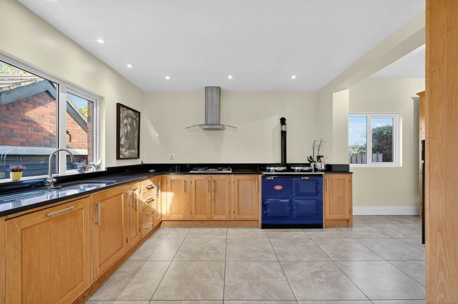 9 Luxor Gardens