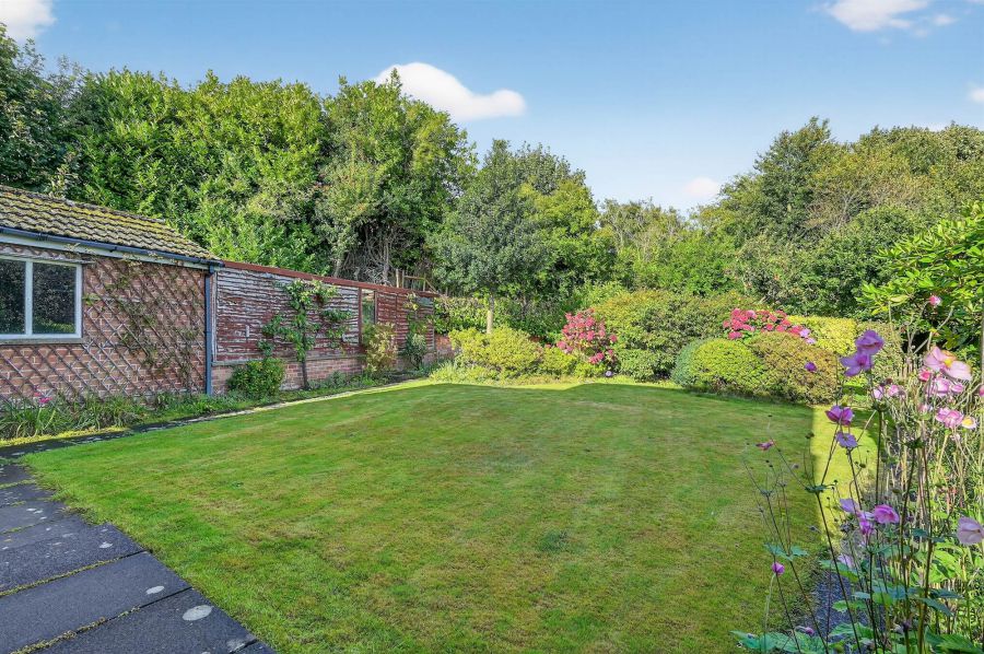71 Kingsdale Park