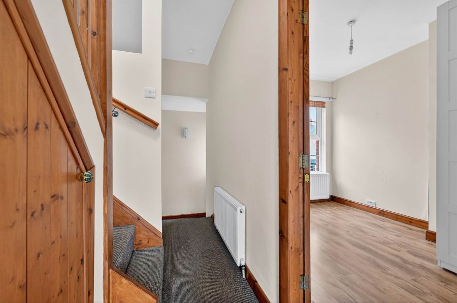 74 Ravenscroft Avenue 74 Ravenscroft Avenue