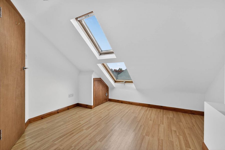 74 Ravenscroft Avenue
