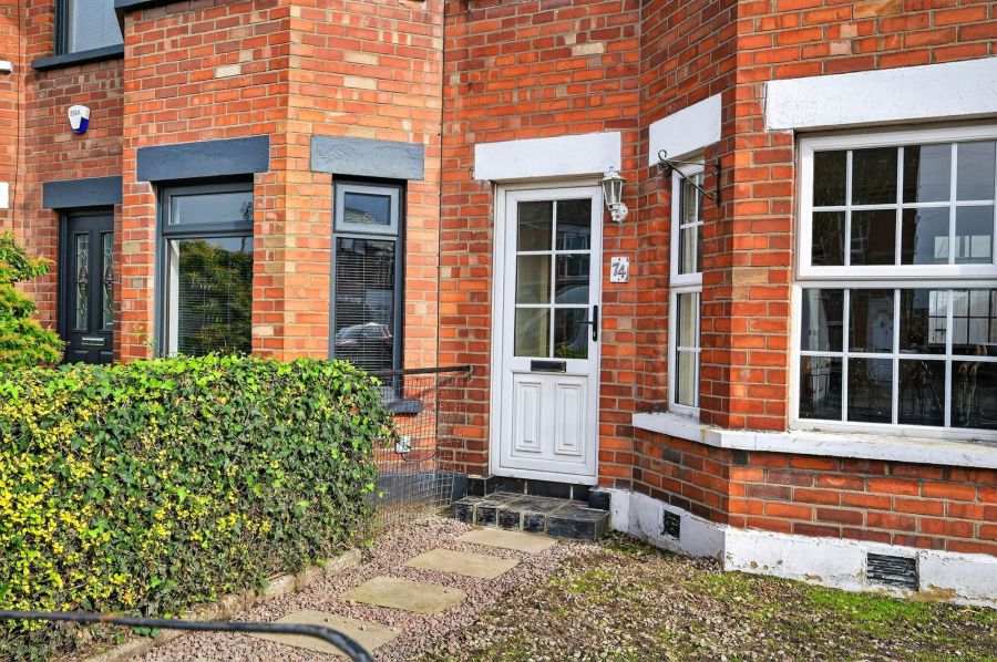 74 Ravenscroft Avenue 74 Ravenscroft Avenue