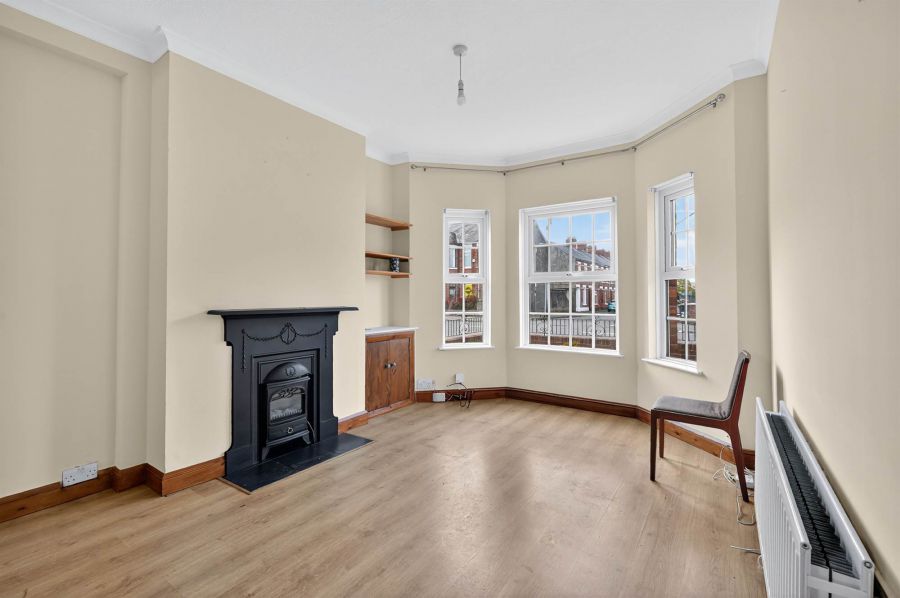 74 Ravenscroft Avenue
