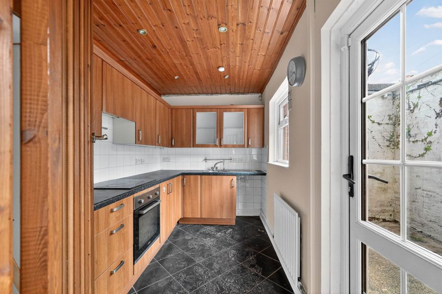 74 Ravenscroft Avenue 74 Ravenscroft Avenue