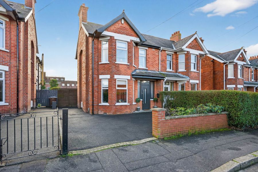 130 Orangefield Crescent