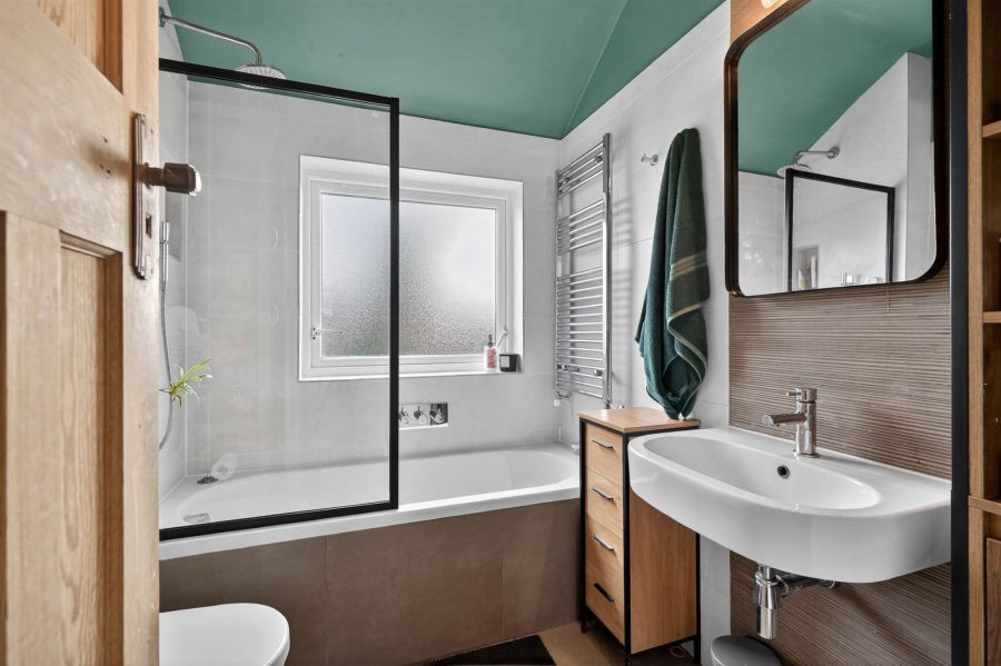 130 Orangefield Crescent