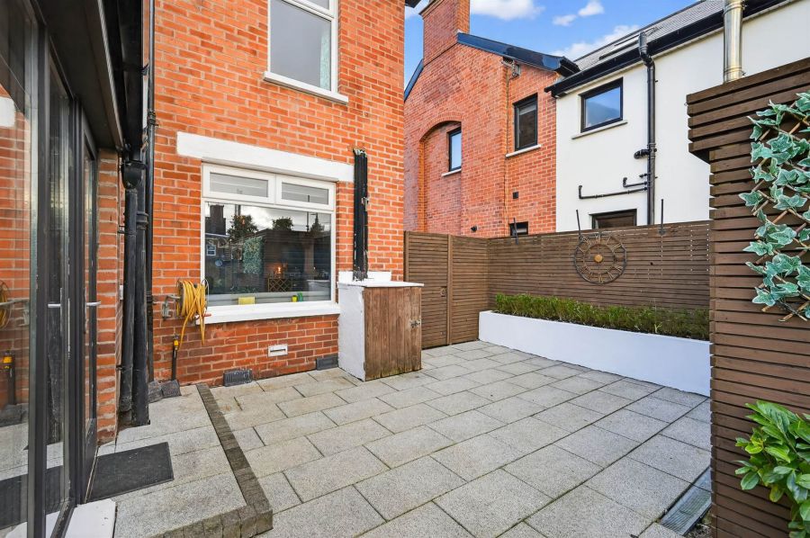 130 Orangefield Crescent