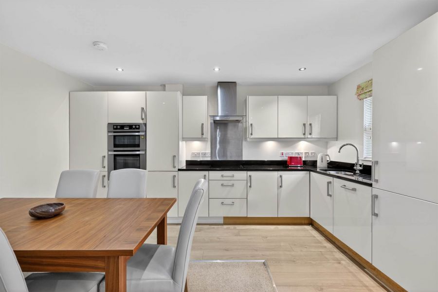 Apt 12 Sandown Manor