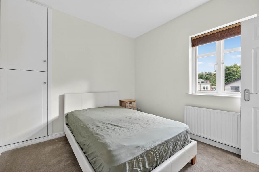 Apt 10 Sandown Court