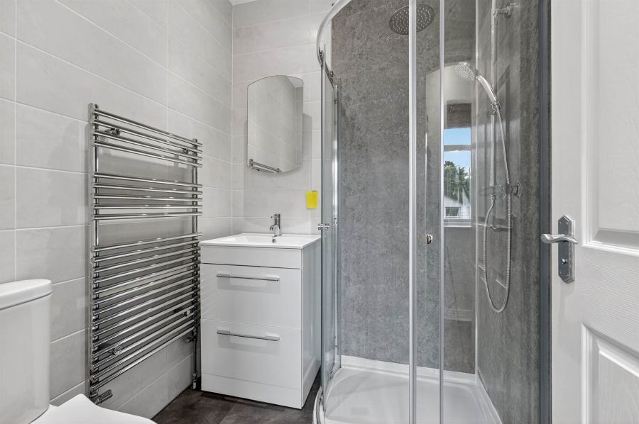 Apt 10 Sandown Court