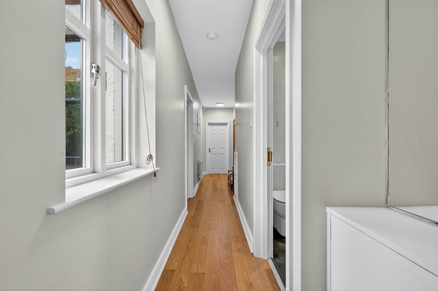 Apt 10 Sandown Court