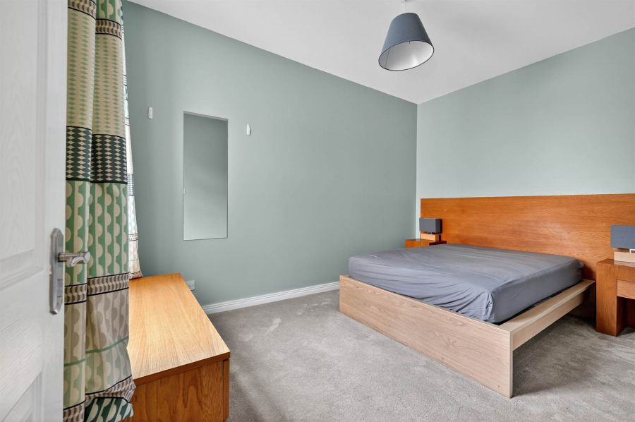 Apt 10 Sandown Court