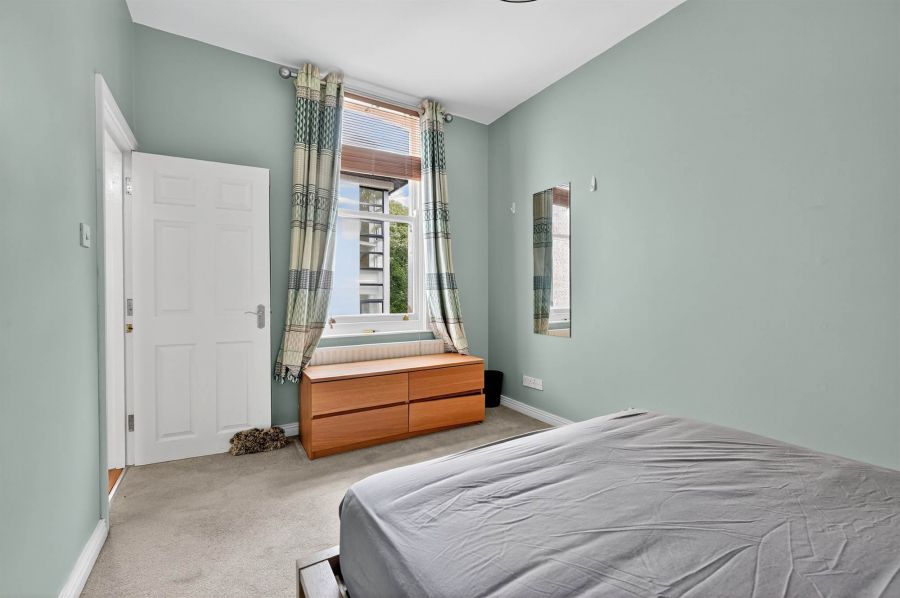 Apt 10 Sandown Court