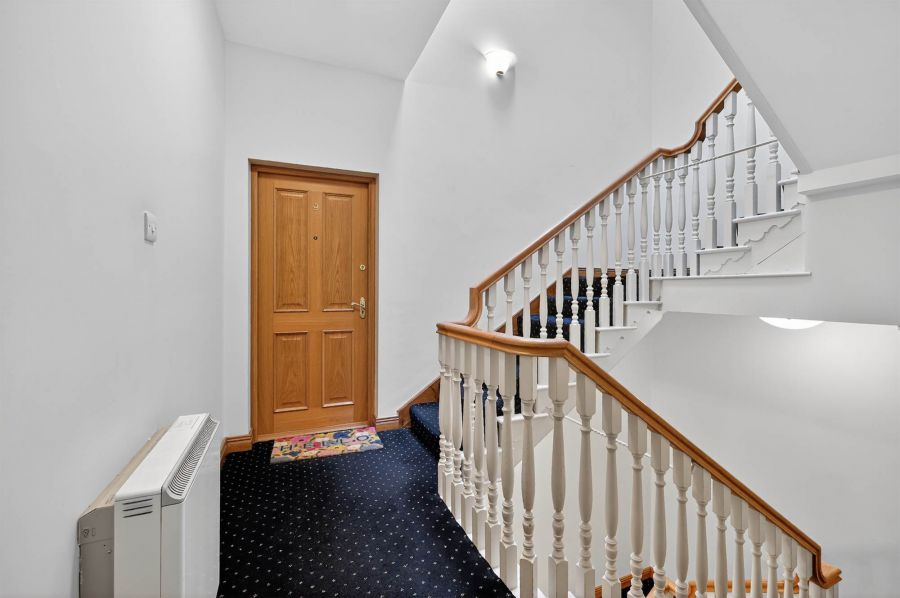 Apt 10 Sandown Court