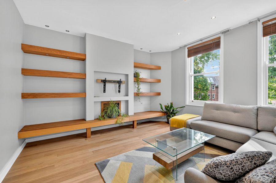 Apt 10 Sandown Court