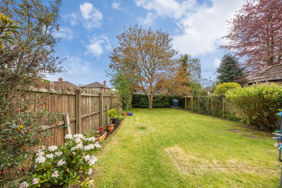 13 Kingsdale Park