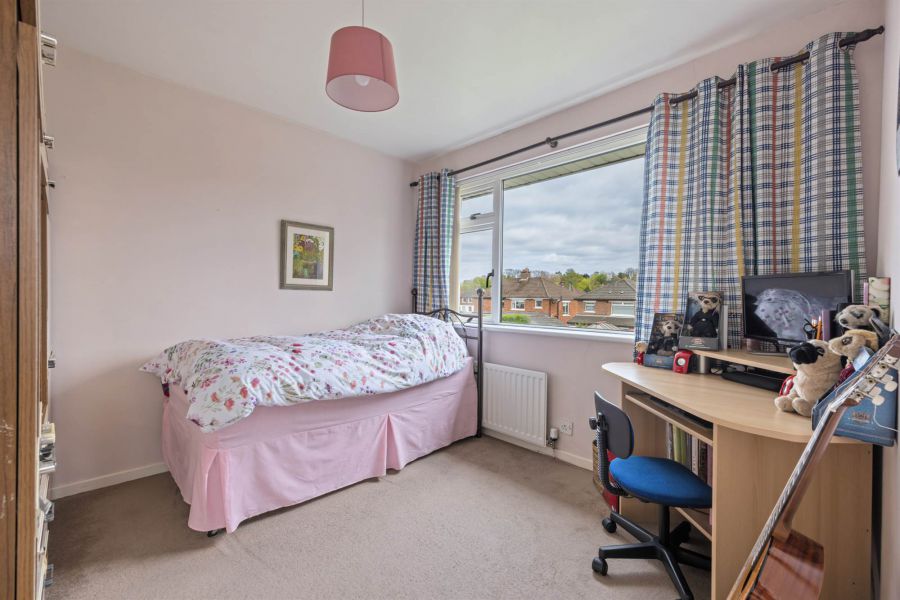 13 Kingsdale Park