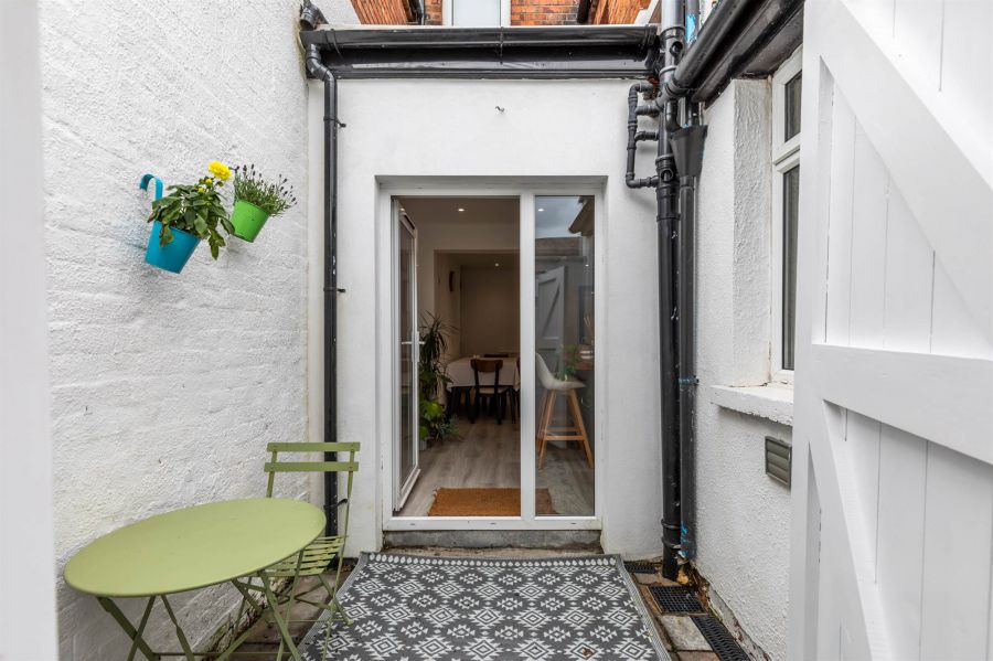 41 Belmont Church Road