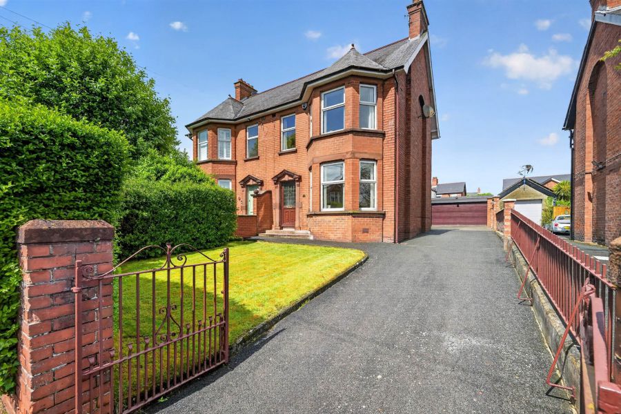 42 Kirkliston Park