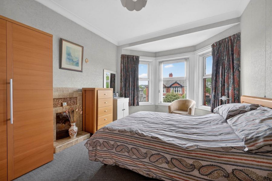 42 Kirkliston Park