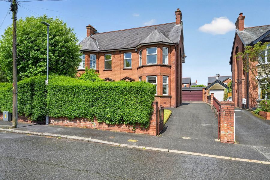 42 Kirkliston Park