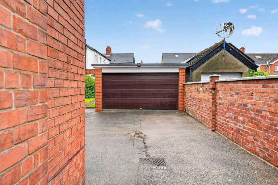 42 Kirkliston Park