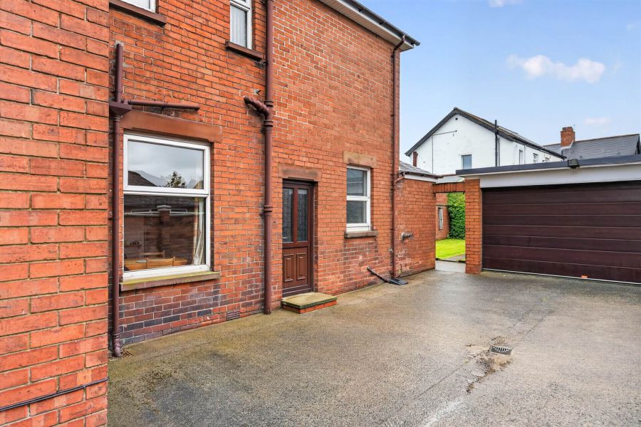 42 Kirkliston Park