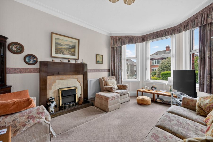 42 Kirkliston Park