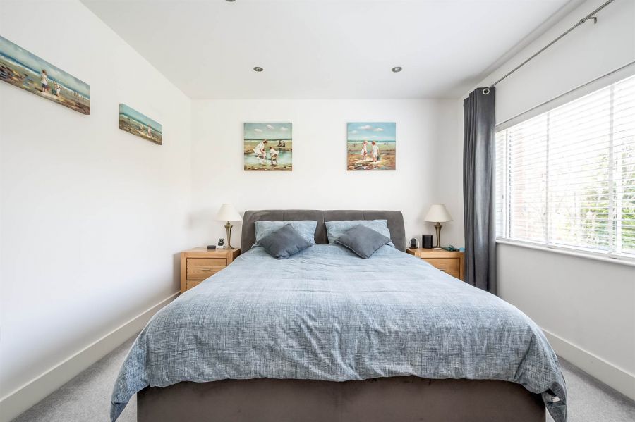 10 Norwood Crescent